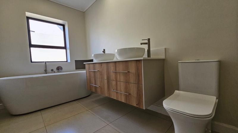 3 Bedroom Property for Sale in Outeniquasbosch Western Cape